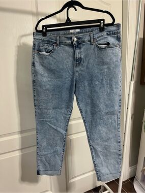 Denizen from Levi's Light Blue Ankle Crop Jeans